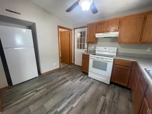 $94,900 | 211 South Constitution Street, Emporia, KS 66801