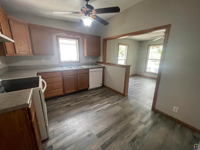 $94,900 | 211 South Constitution Street, Emporia, KS 66801