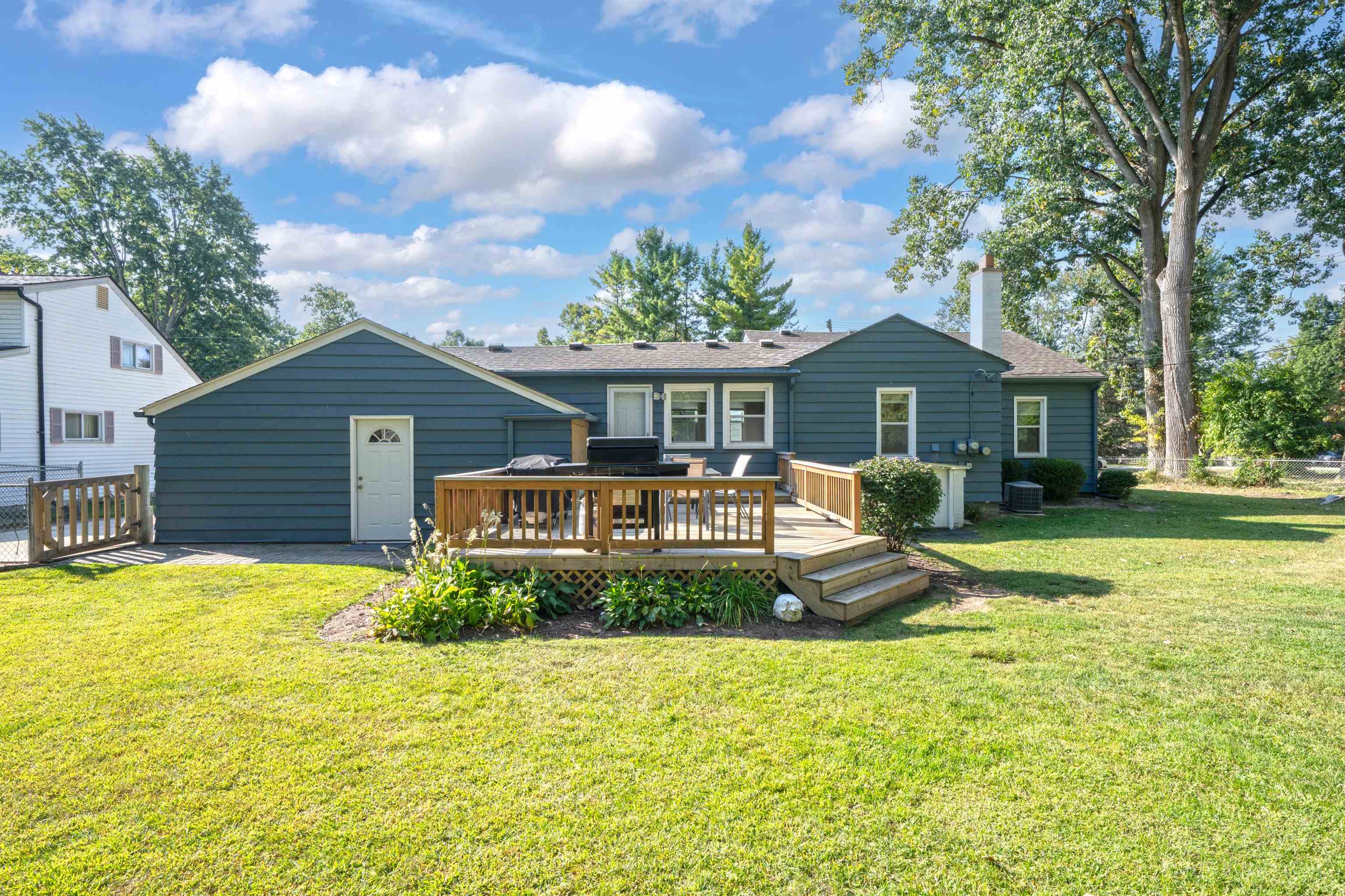 6651 Mayfair Road Utica, MI 48317 - Photo 31 of 55 50188540-498cd128-9239-49a0-b651-7a5b01eaca38.JPG
