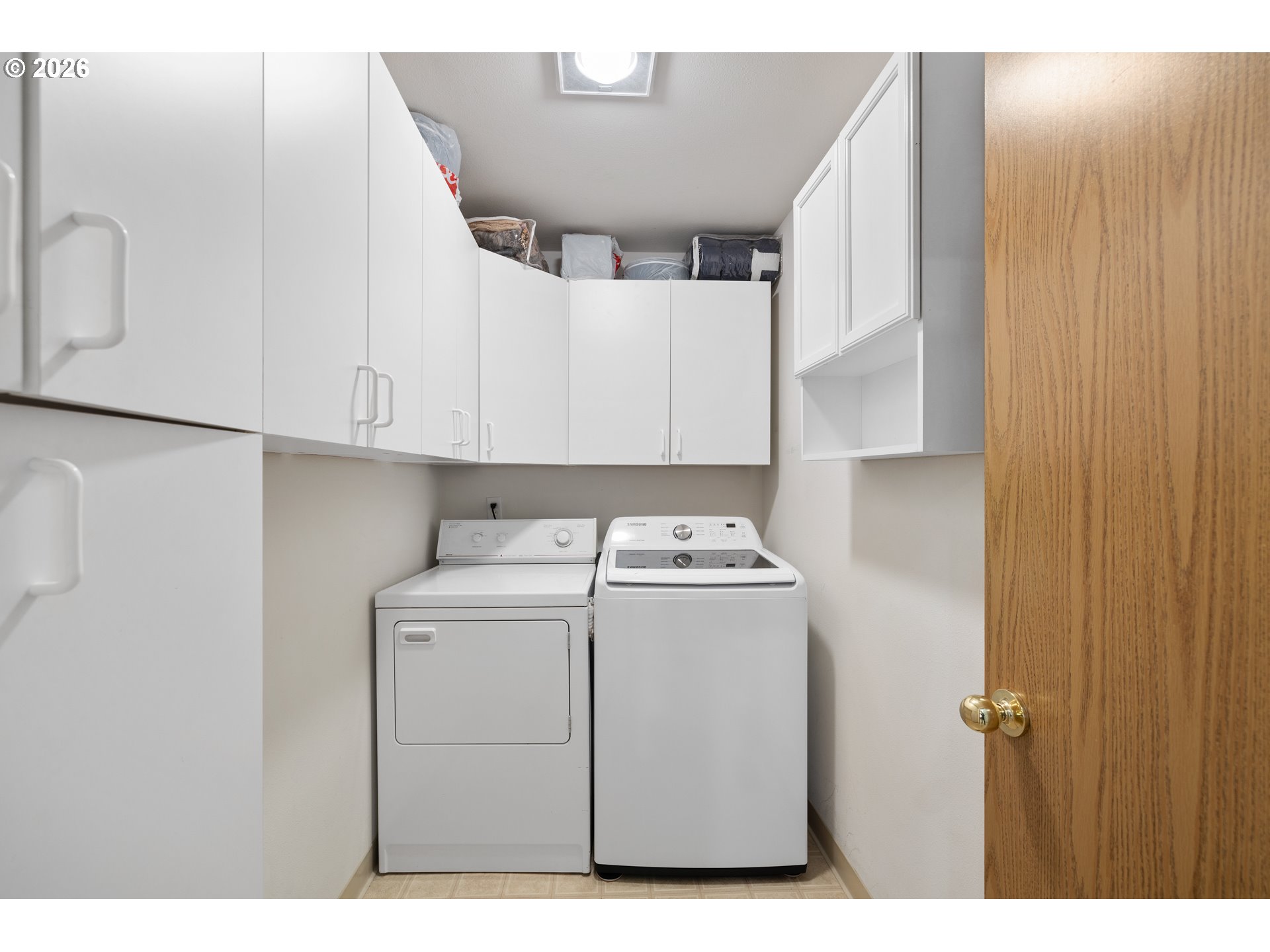 607 Southeast 5th Street Battle Ground, WA 98604 - Photo 29 of 33 a utility room with dryer and washer