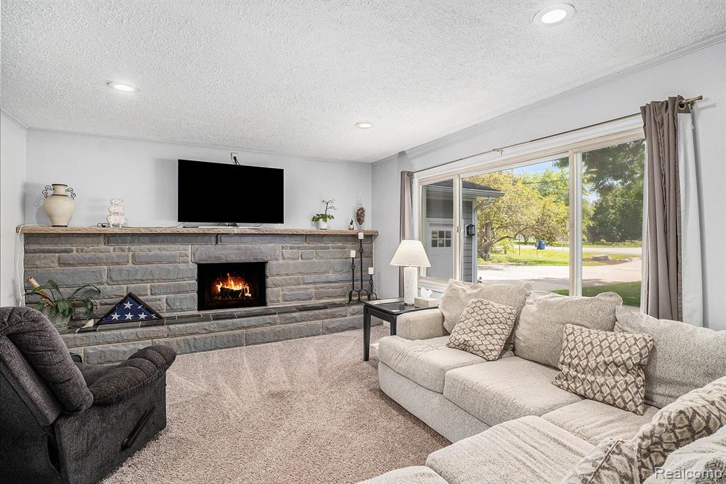 2140 West Reid Road Flint, MI 48507 - Photo 3 of 27