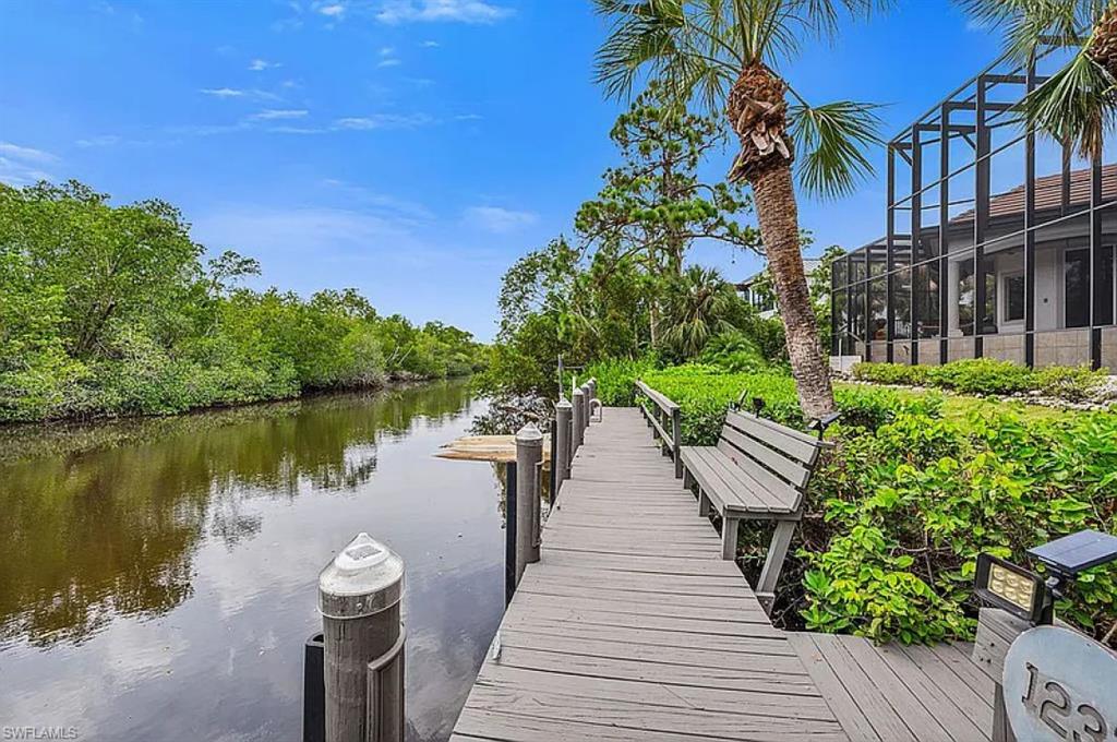 1237 Pocantico Lane Naples, FL 34110 - Photo 4 of 20