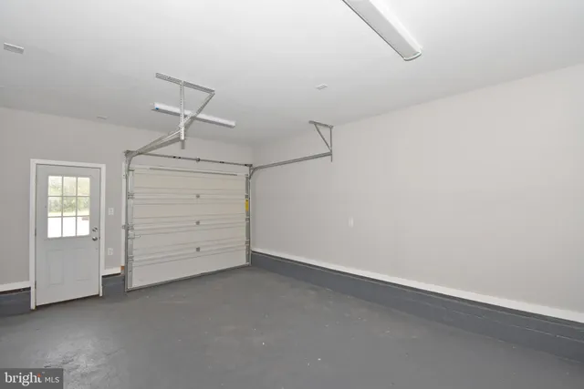 an empty room with a empty space