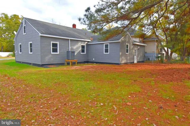 front view of house with a yard