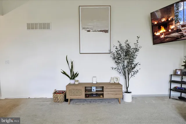 $529,900 | 525 Crown Frst Lane, Felton, DE 19943