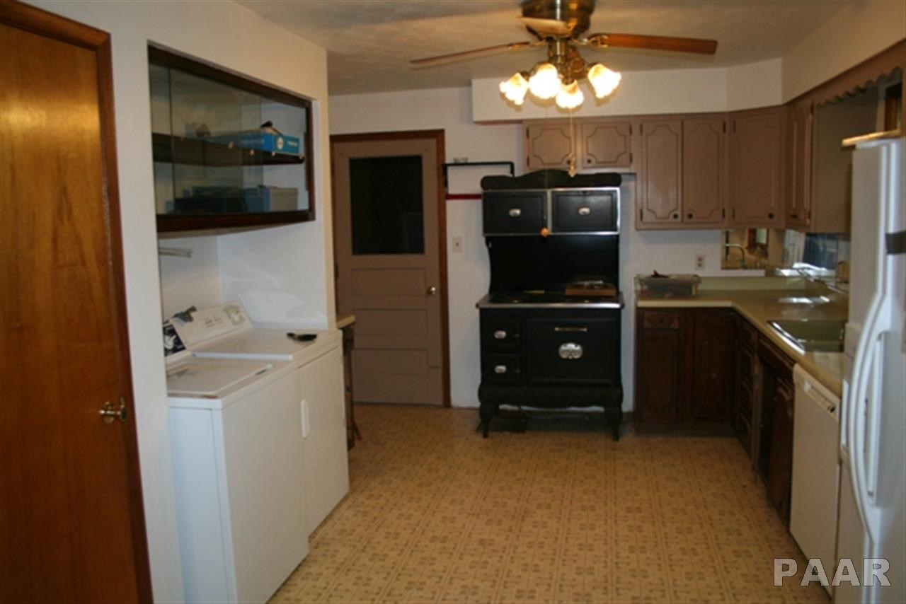 9255 South Powell Road Mapleton, IL 61547 - Photo 9 of 20