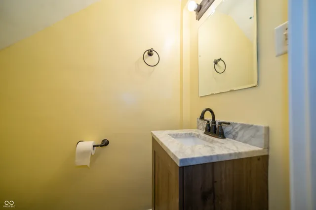 $1,950 | 5446 North College Avenue, Indianapolis, IN 46220