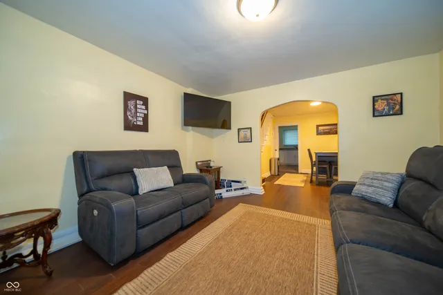 $1,950 | 5446 North College Avenue, Indianapolis, IN 46220