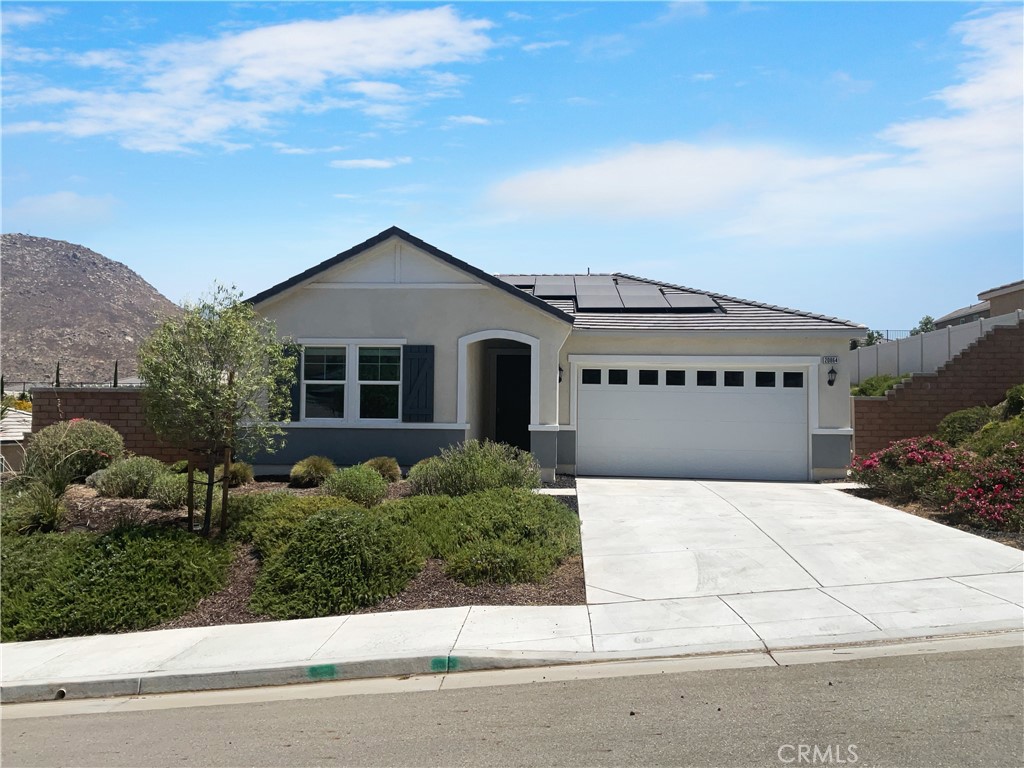 front view of house with a yard
