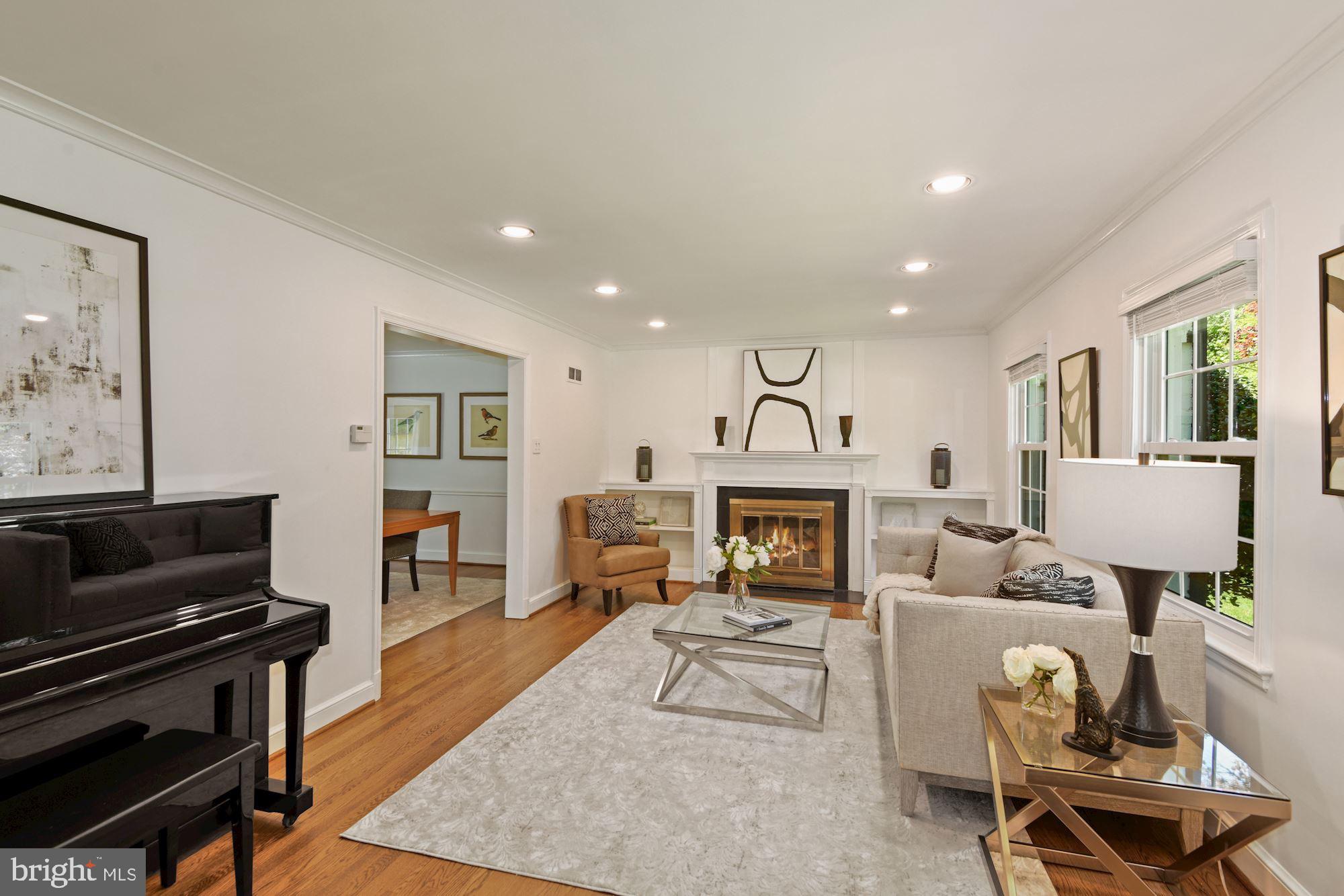 5708 Overlea Road Bethesda, MD 20816 - Photo 2 of 45 Generously sized living room