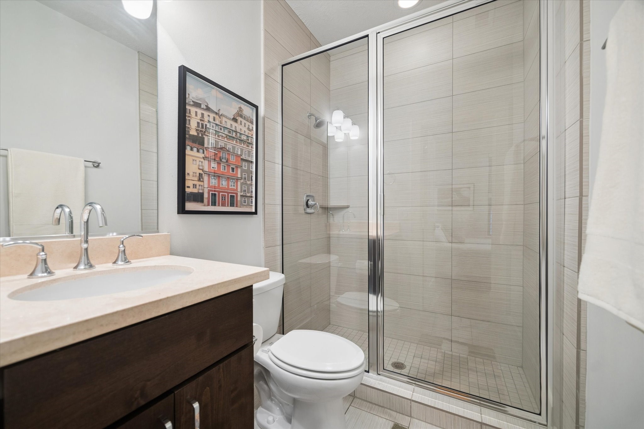 2110 Genesee Street Houston, TX 77006 - Photo 33 of 47 Well-appointed secondary bath with glass-enclosed shower