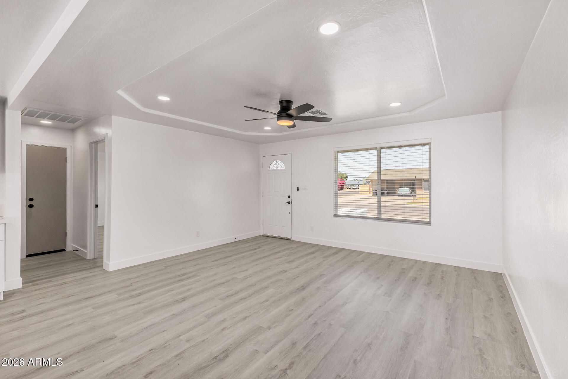 1647 West Villa Rita Drive Phoenix, AZ 85023 - Photo 11 of 59 Living Room