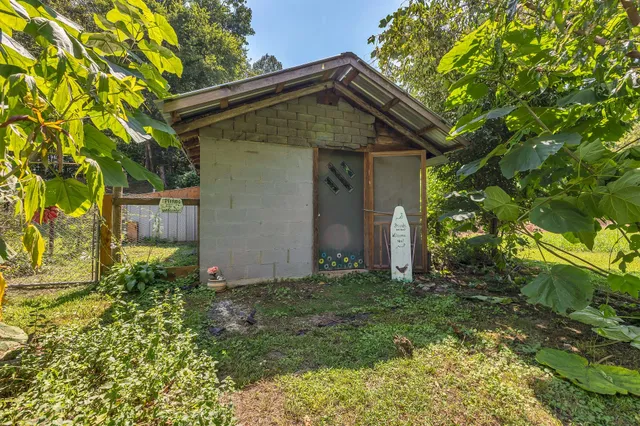 a front view of house with yard