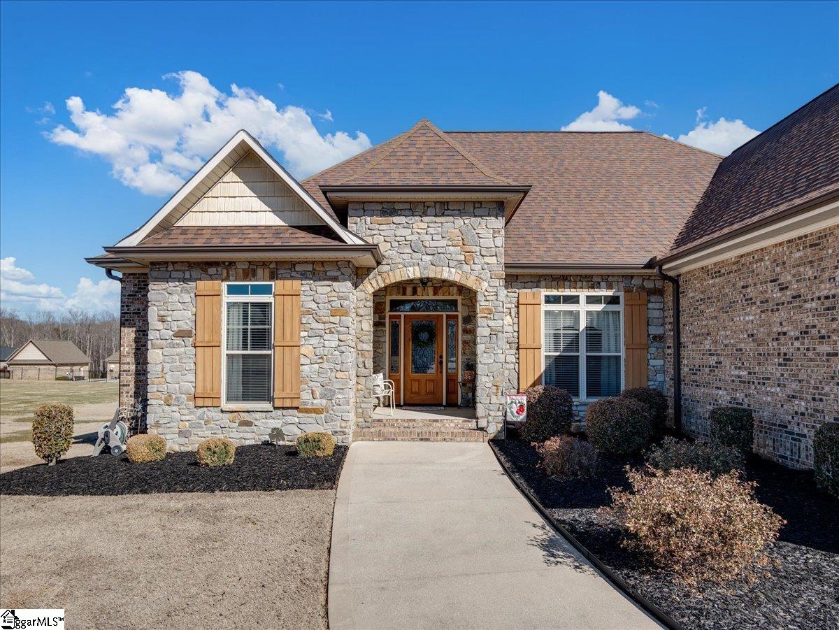 137 Ledge Stone Lane Gaffney, SC 29341 - Photo 3 of 46