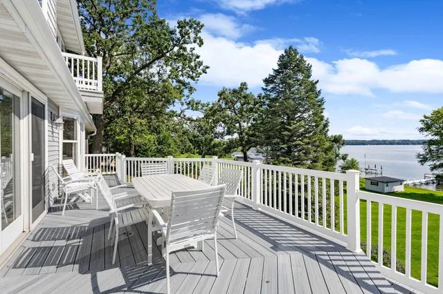 $3,749,000 | W1053 & W1049 Illinois Green Lake, Green Lake, WI 54941