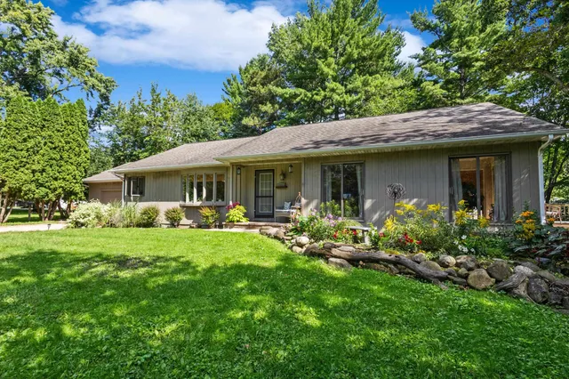$3,749,000 | W1053 & W1049 Illinois Green Lake, Green Lake, WI 54941