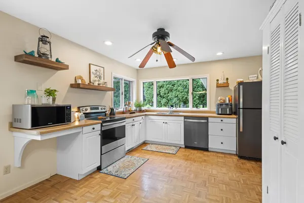 $3,649,000 | W1053 & W1049 Illinois Green Lake, Green Lake, WI 54941