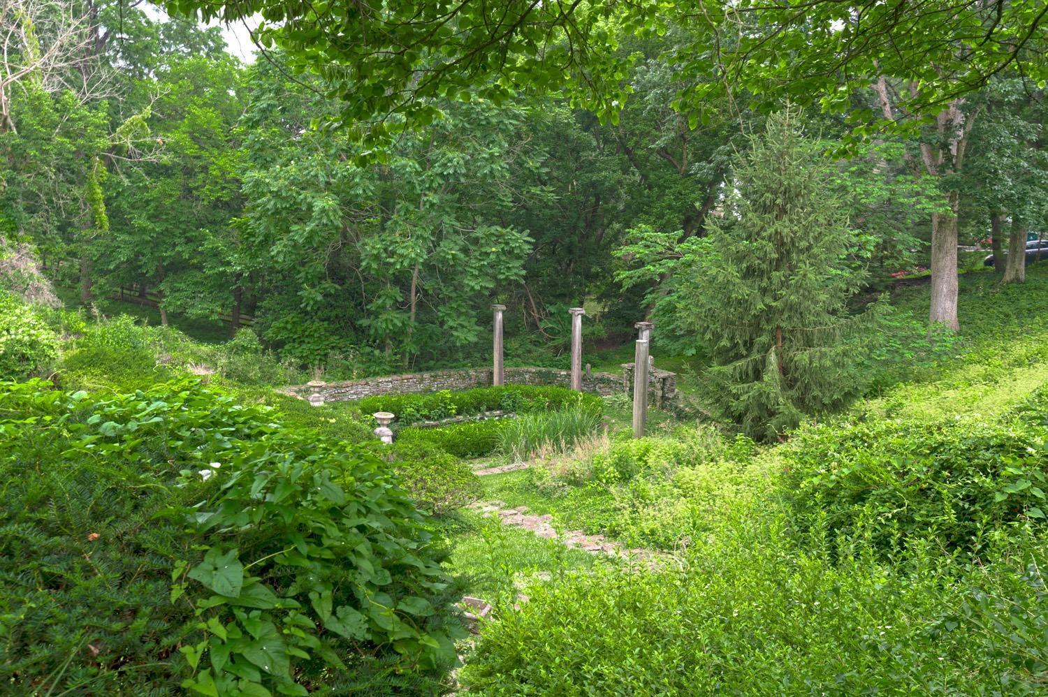 2461 Grandin Road Cincinnati, OH 45208 - Photo 45 of 48