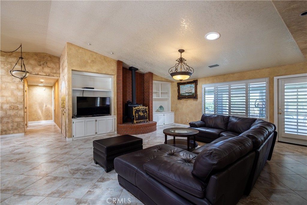 16728 Shirwaun Road Apple Valley, CA 92307 - Photo 21 of 72