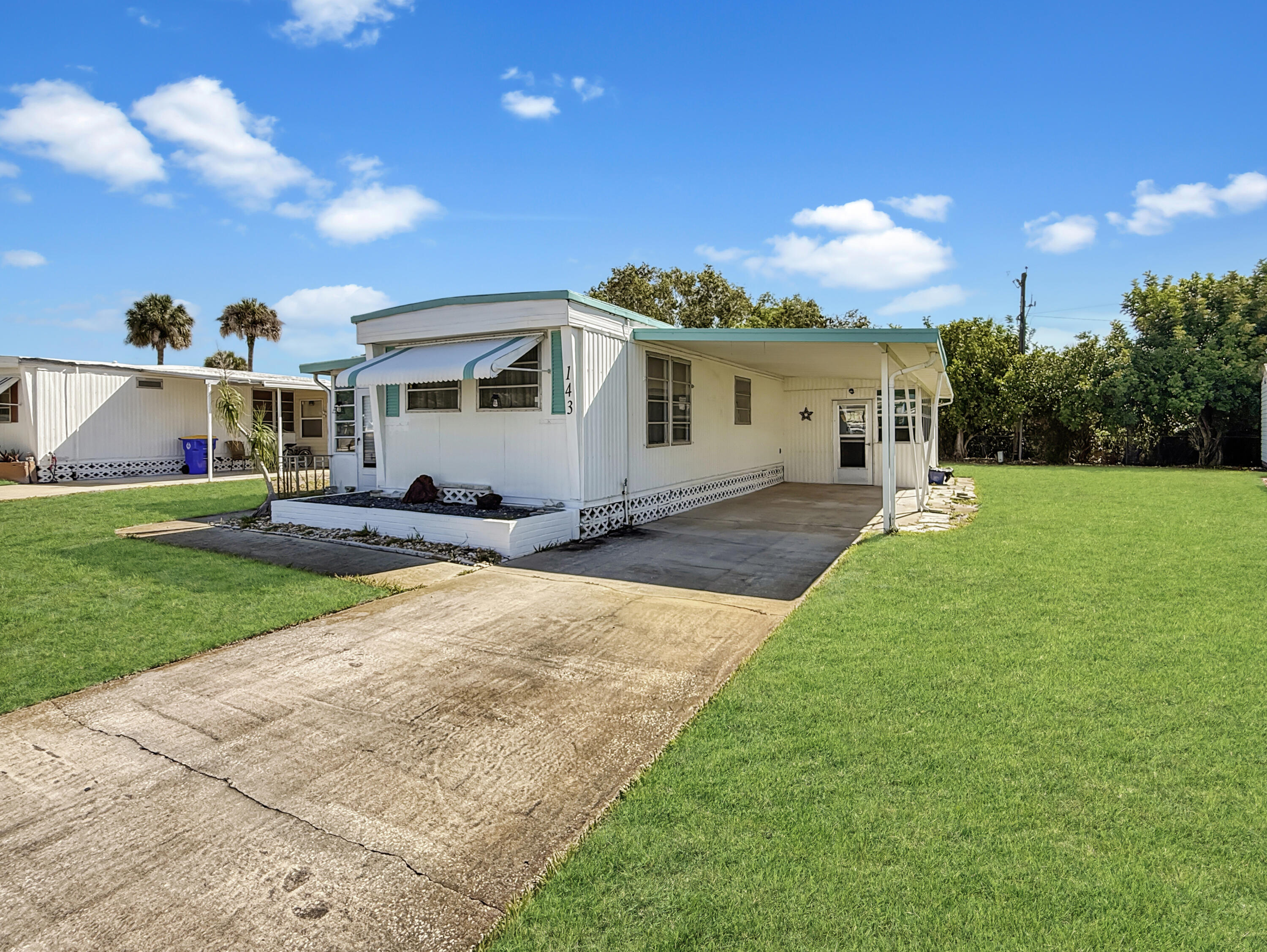143 Southeast Easy Street Stuart, FL 34994 - Photo 3 of 25 bcf64fcafaa56f4897b2c6f48f74e65d2c7cfe21