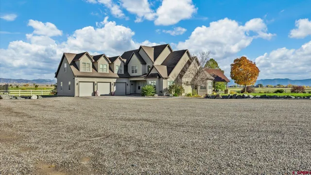 a view of multiple house