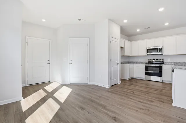 $374,500 | 209 Central Creek Drive, Goose Creek, SC 29445