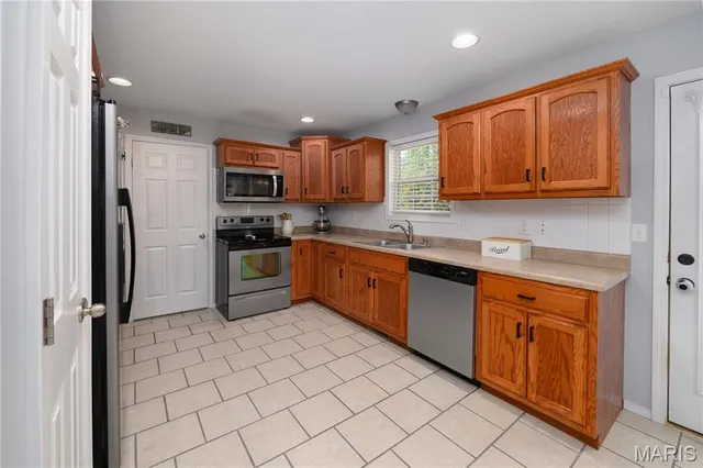 $250,000 | 1 Park View, Waynesville, MO 65583