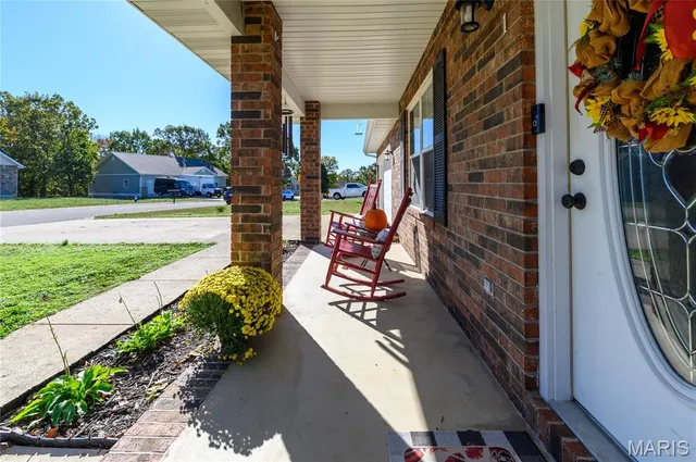 $250,000 | 1 Park View, Waynesville, MO 65583