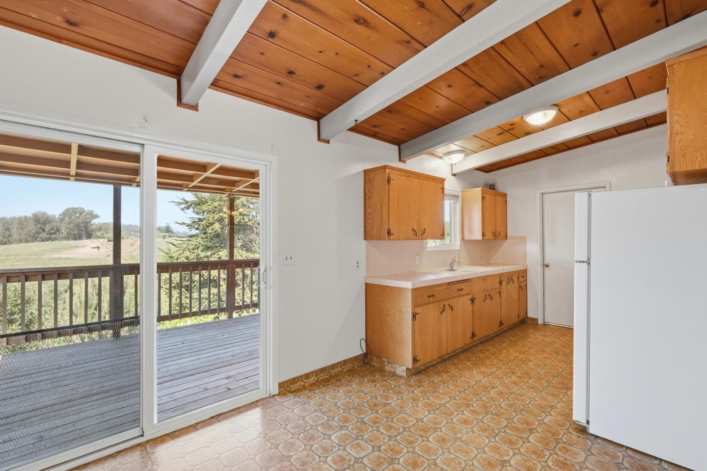 215 Manfre Road Watsonville, CA 95076 - Photo 14 of 36 a large room with a large window