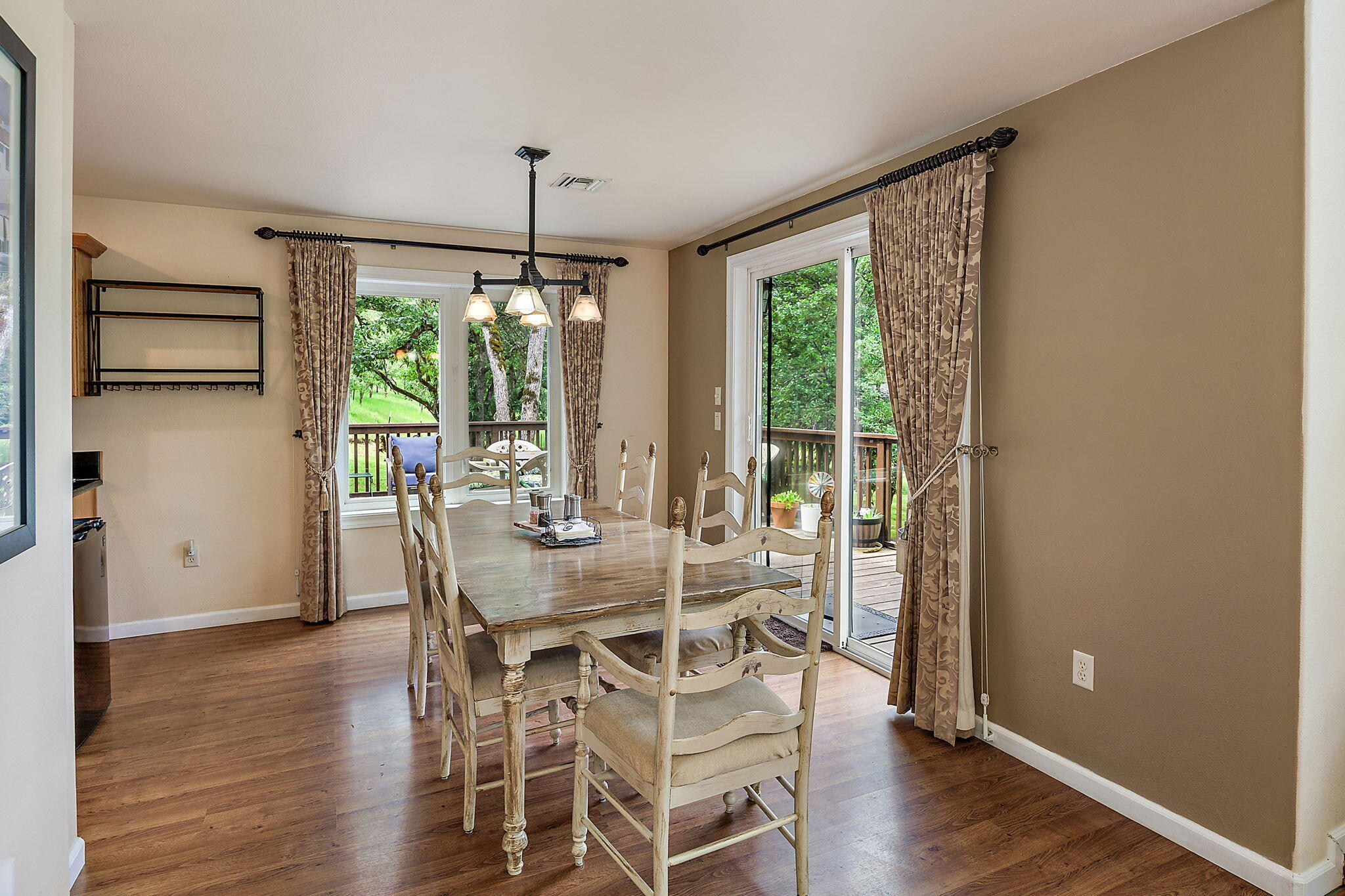 4291 Pioneer Road Medford, OR 97501 - Photo 11 of 64 PR (41)