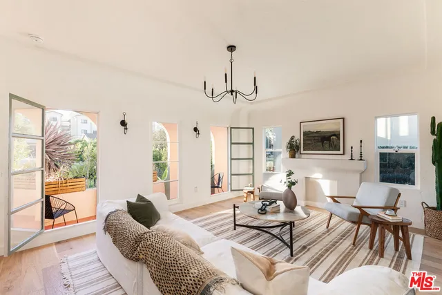 $865,000 | 1568 South Hayworth Avenue, Los Angeles, CA 90019