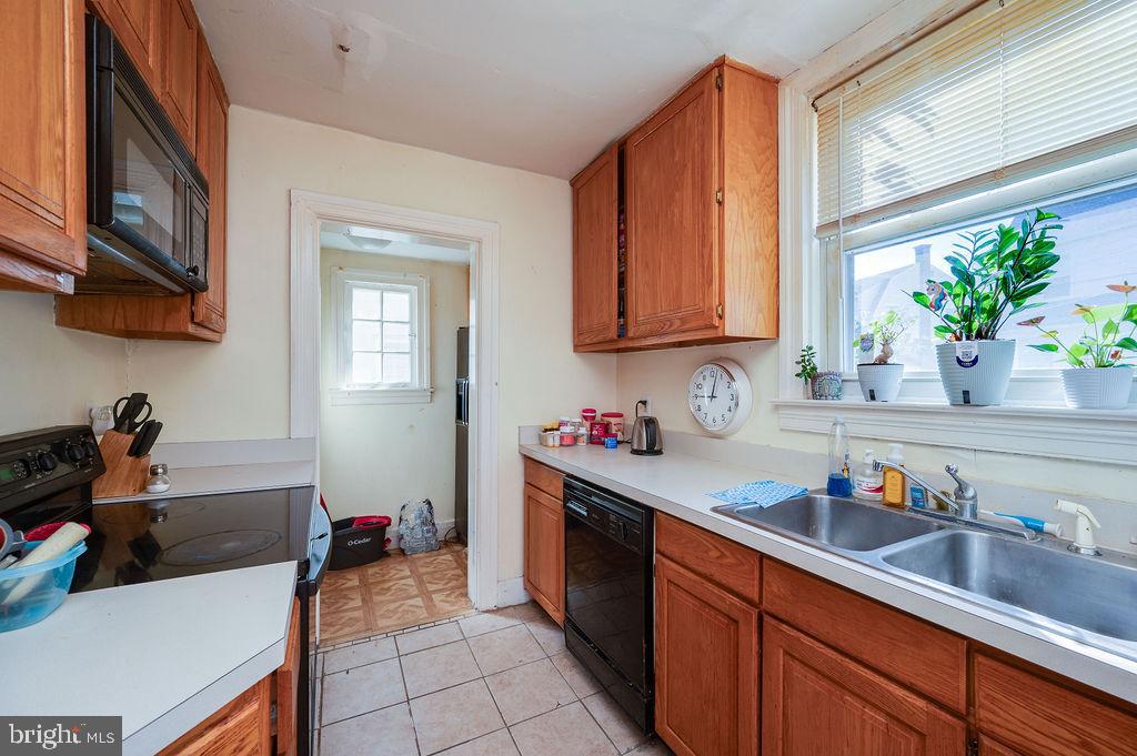 2532 Glenn Trace Reading, PA 19606 - Photo 8 of 25