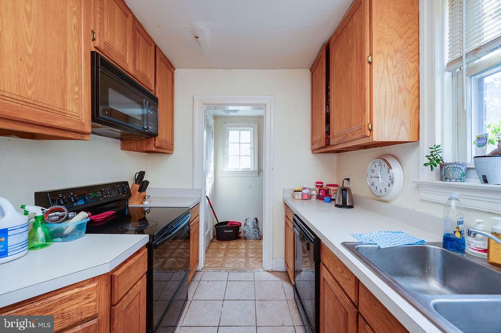 2532 Glenn Trace Reading, PA 19606 - Photo 9 of 25