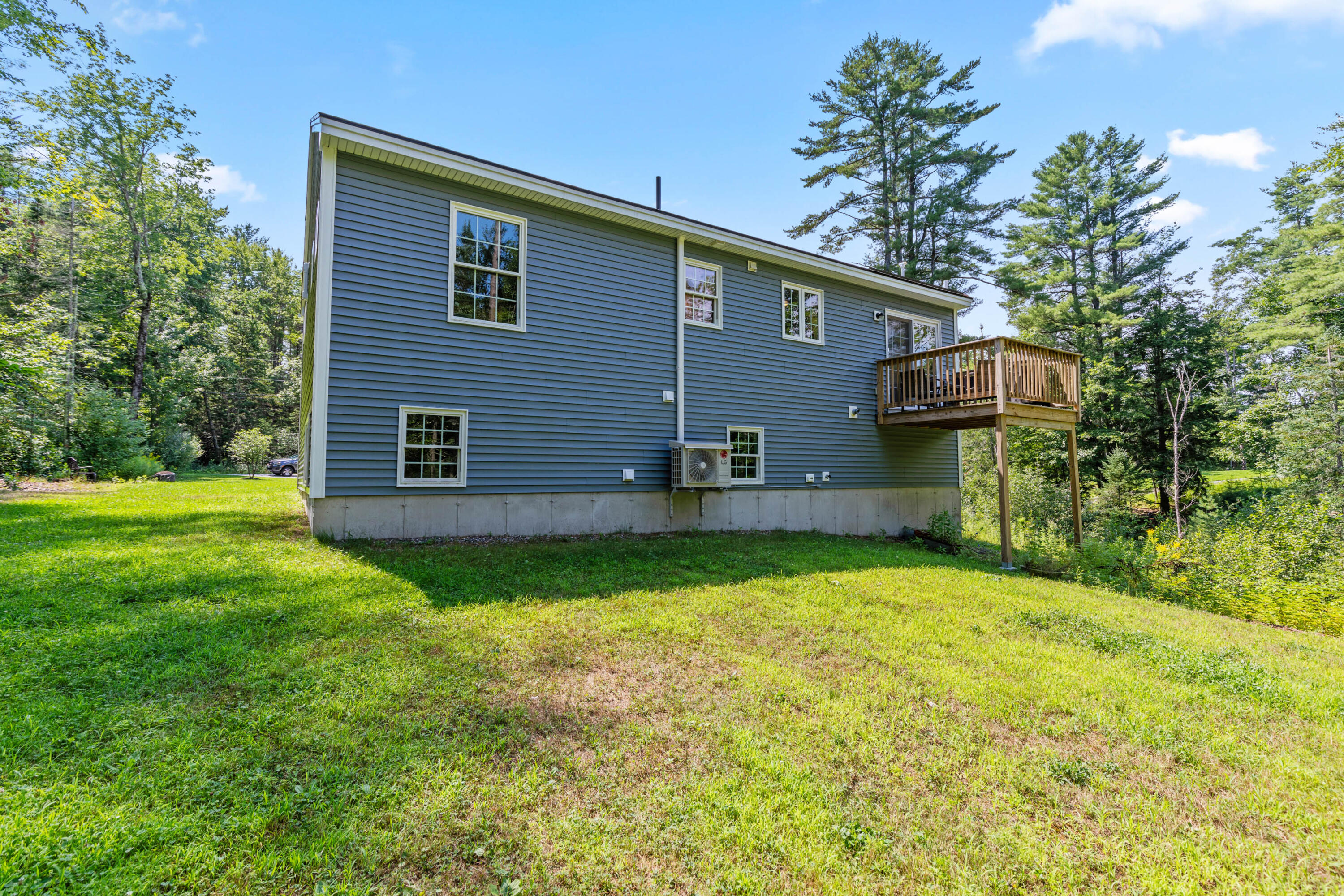 25 Arrowhead Pass Windham, ME 04062 - Photo 32 of 37 25 Arrowhead Pass Windham033
