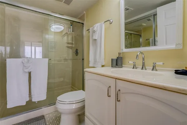 $4,000 | 17900 Gulf Boulevard, Unit 2E, Redington Shores, FL 33708