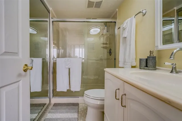 $4,000 | 17900 Gulf Boulevard, Unit 2E, Redington Shores, FL 33708