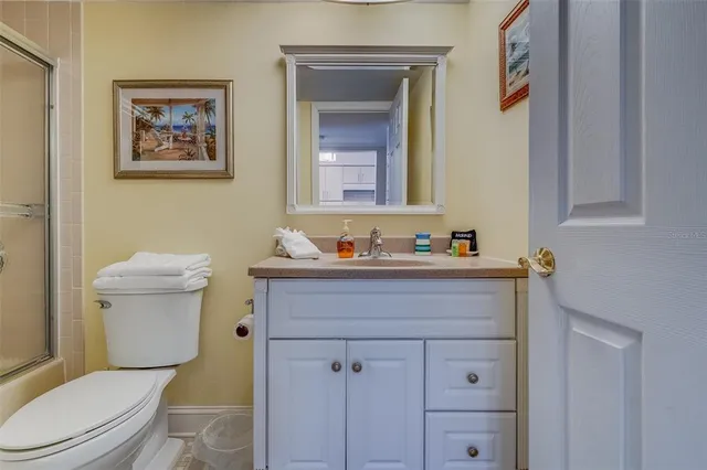 $4,000 | 17900 Gulf Boulevard, Unit 2E, Redington Shores, FL 33708