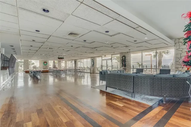 $4,000 | 17900 Gulf Boulevard, Unit 2E, Redington Shores, FL 33708