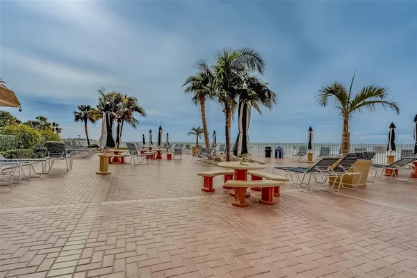 $4,000 | 17900 Gulf Boulevard, Unit 2E, Redington Shores, FL 33708