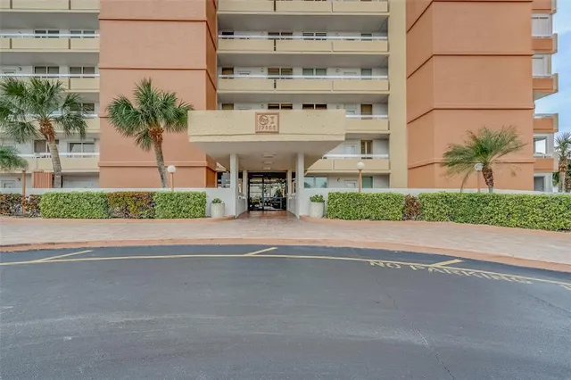 $4,000 | 17900 Gulf Boulevard, Unit 2E, Redington Shores, FL 33708