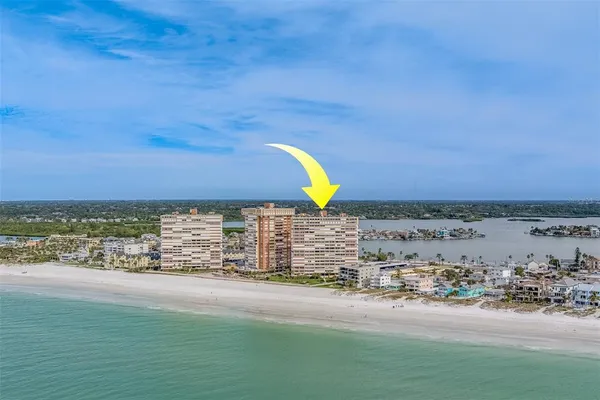 $4,000 | 17900 Gulf Boulevard, Unit 2E, Redington Shores, FL 33708