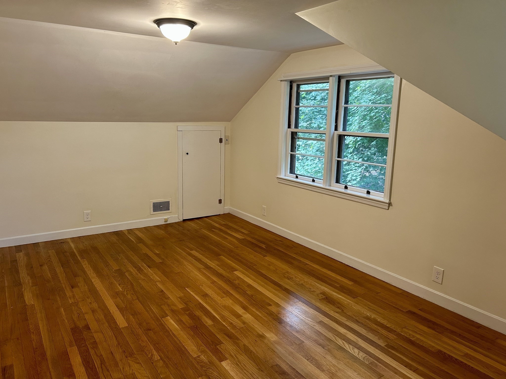 272 Laws Brook Road Concord, MA 01742 - Photo 12 of 17 Gallery Image 12