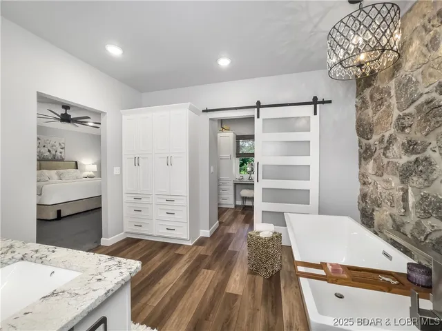 $1,590,000 | 16 Hawk Hill Court, Lake Ozark, MO 65049