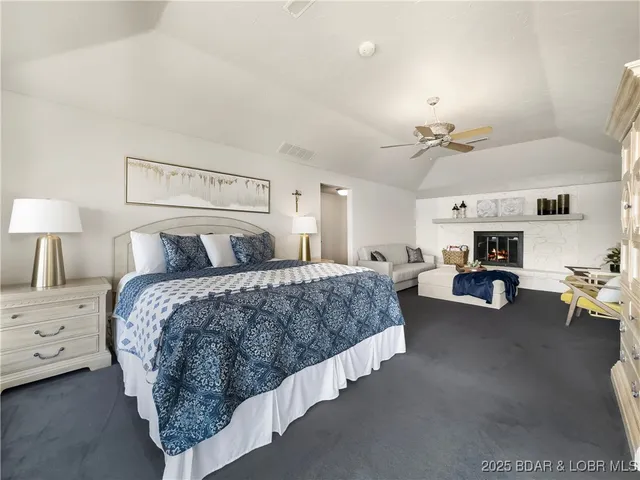 $1,590,000 | 16 Hawk Hill Court, Lake Ozark, MO 65049