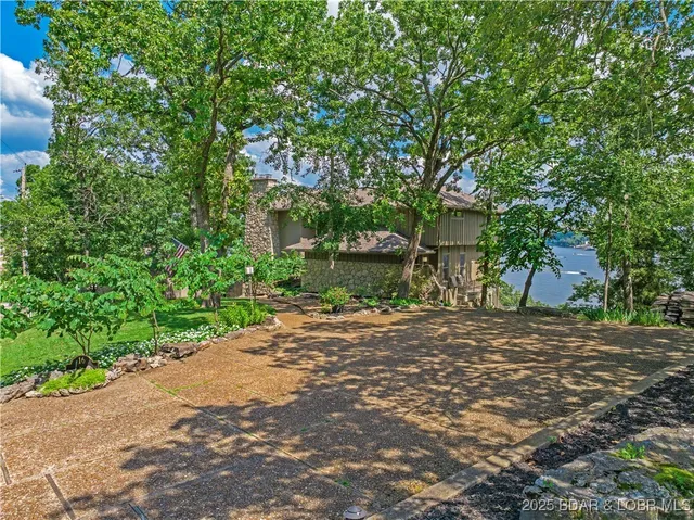 $1,590,000 | 16 Hawk Hill Court, Lake Ozark, MO 65049