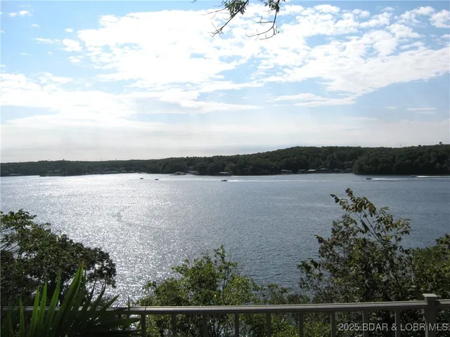 $1,590,000 | 16 Hawk Hill Court, Lake Ozark, MO 65049