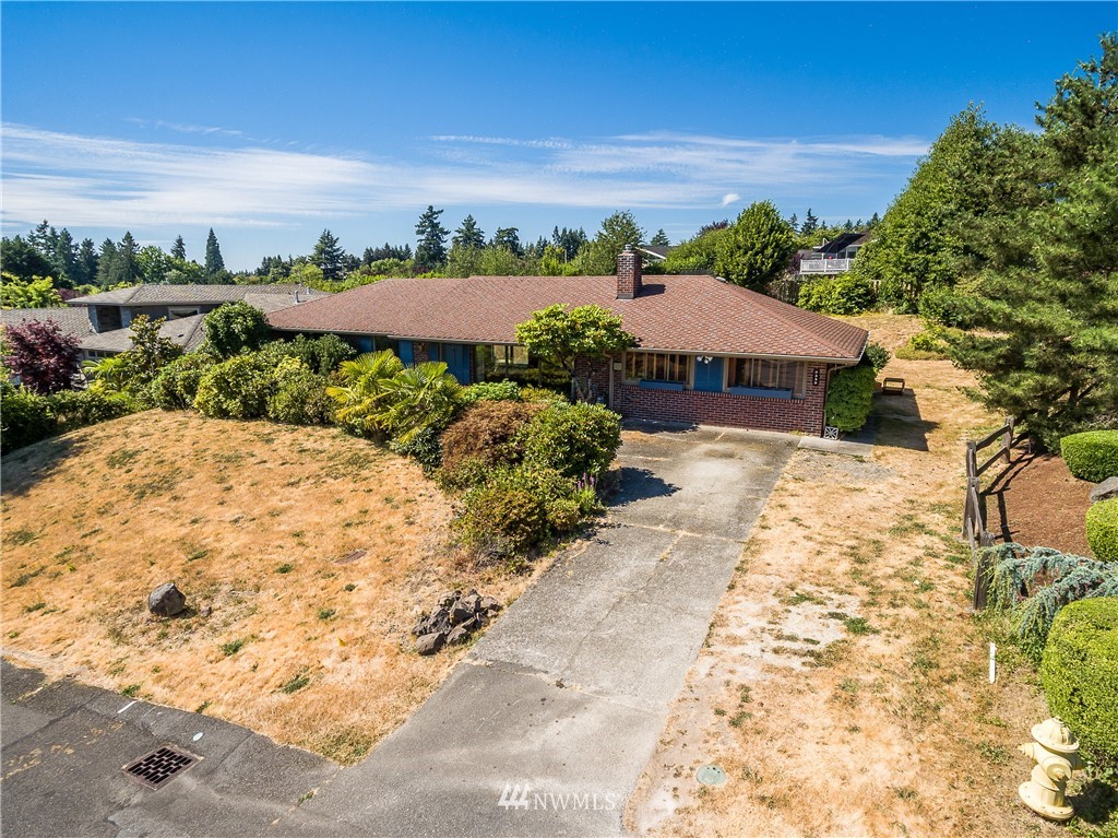 9330 Sunset Way Bellevue, WA 98004 - Photo 2 of 15