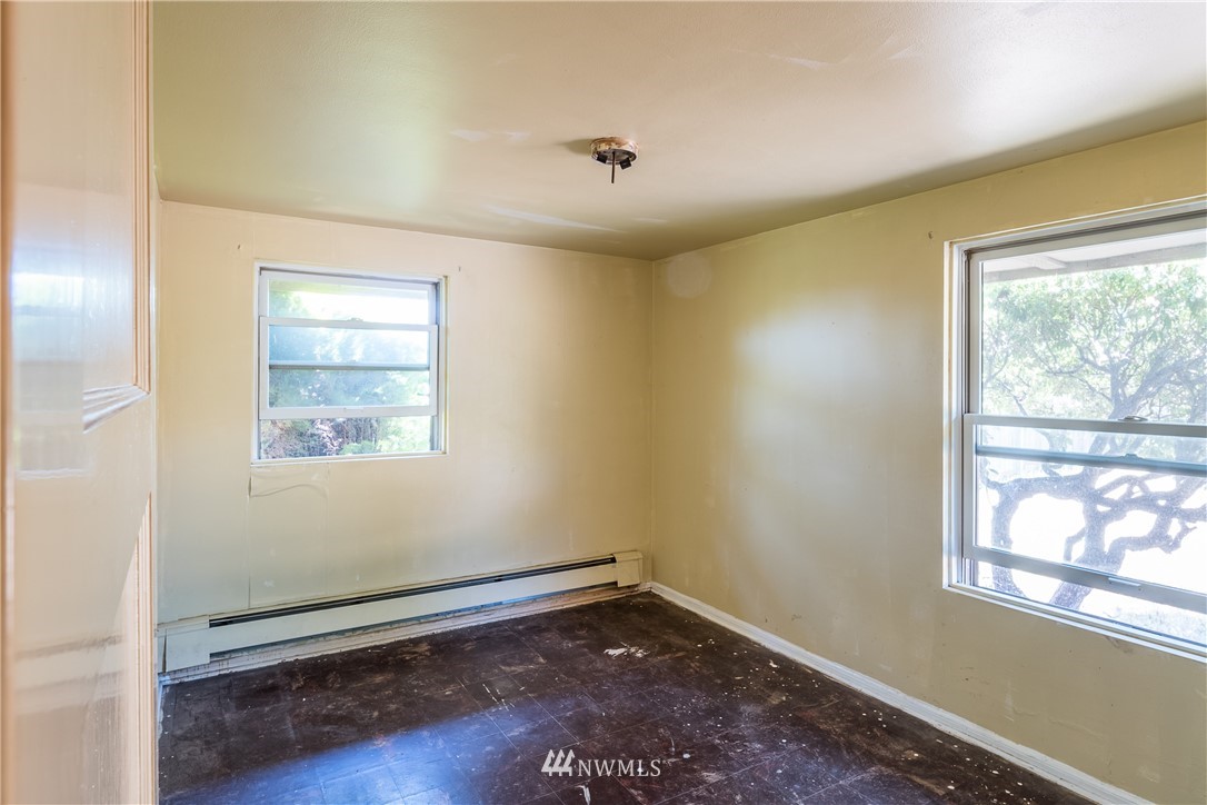 9330 Sunset Way Bellevue, WA 98004 - Photo 12 of 15