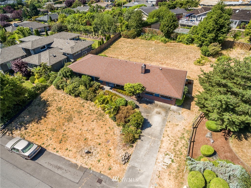 9330 Sunset Way Bellevue, WA 98004 - Photo 6 of 15