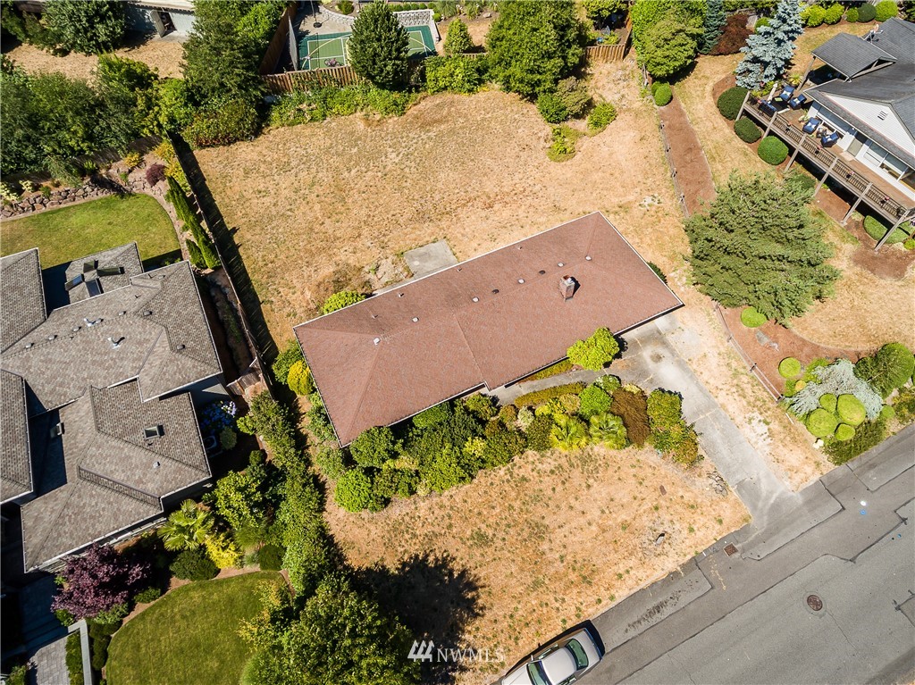 9330 Sunset Way Bellevue, WA 98004 - Photo 8 of 15